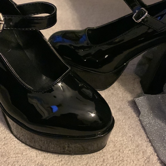 COPY - A show stopper. Black platforms with 5’inch heels brand new! By Ellie si… - Picture 9 of 11